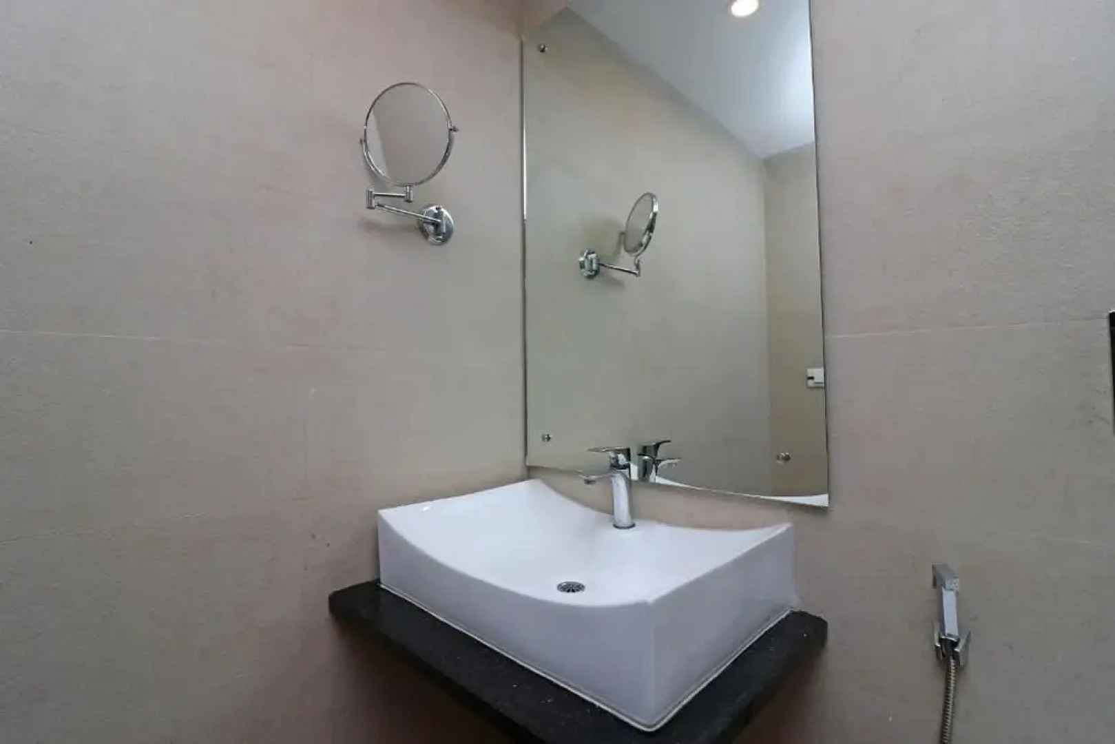 Hotel Ambassador Royale