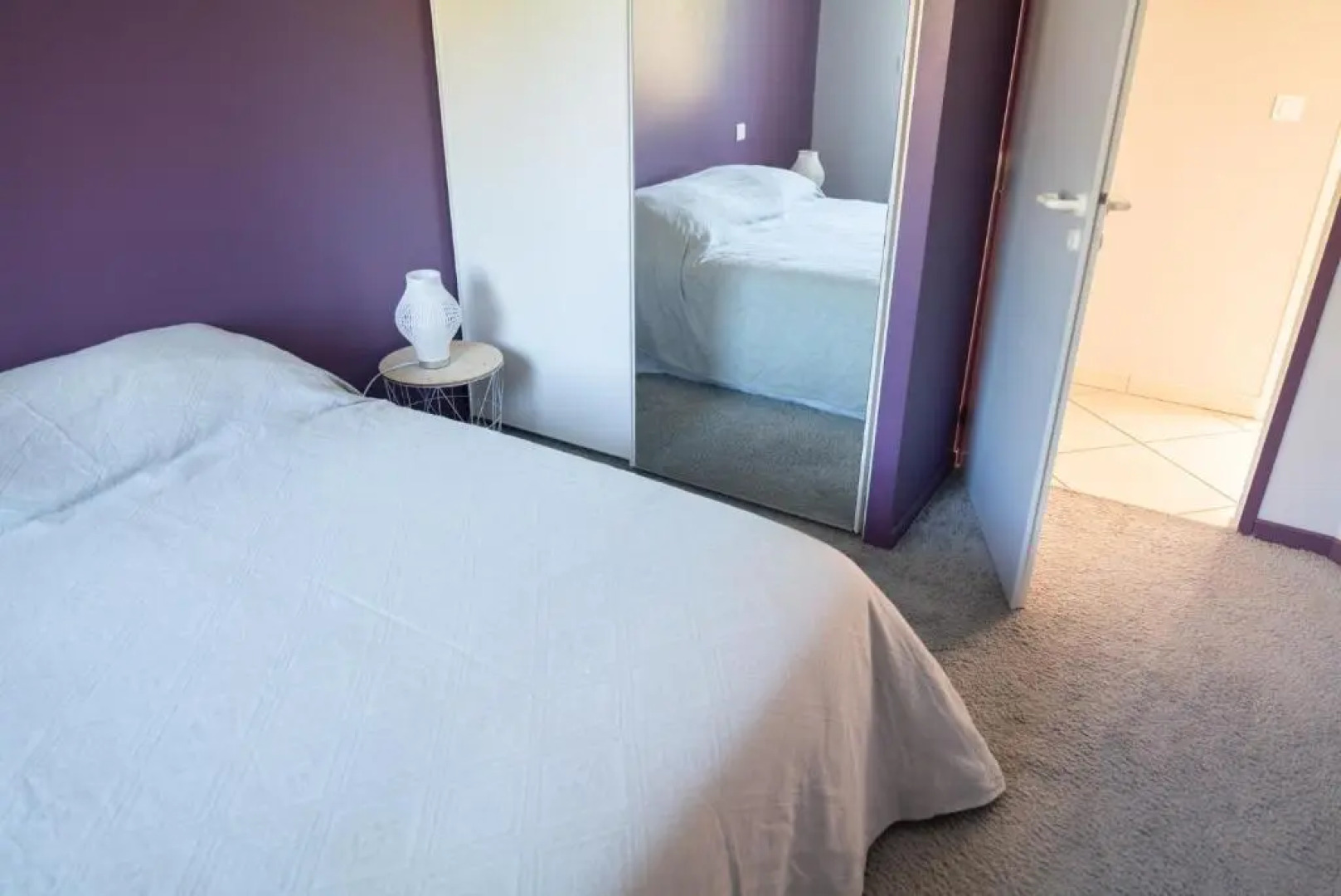 Plaisant villa with pool, close to the beach