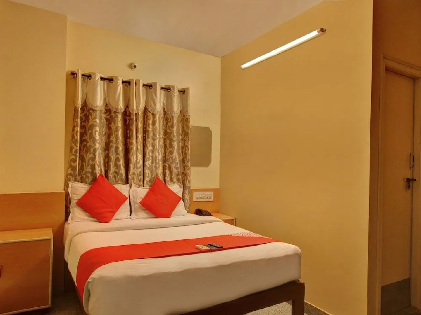 OYO 2420 Ashwa Comfort