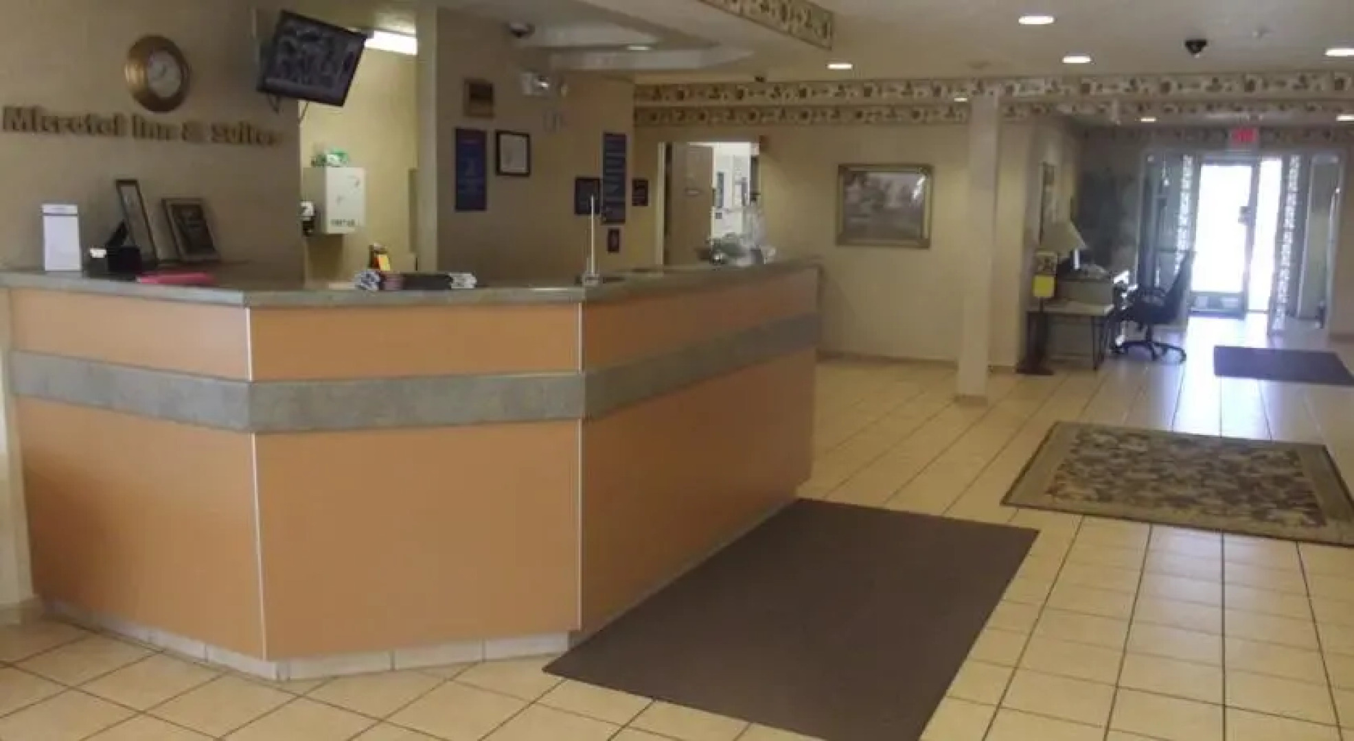 Microtel Inn & Suites Raton