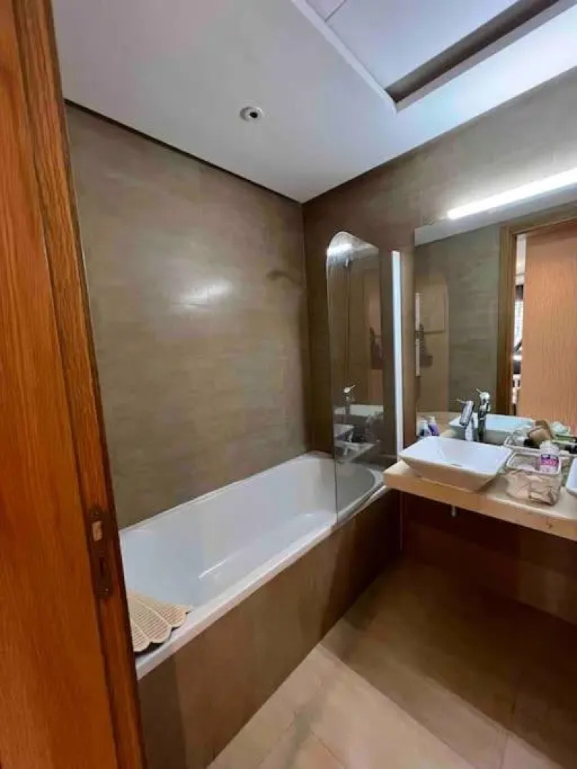 Beautiful 2beds apartment with swim pool in marina