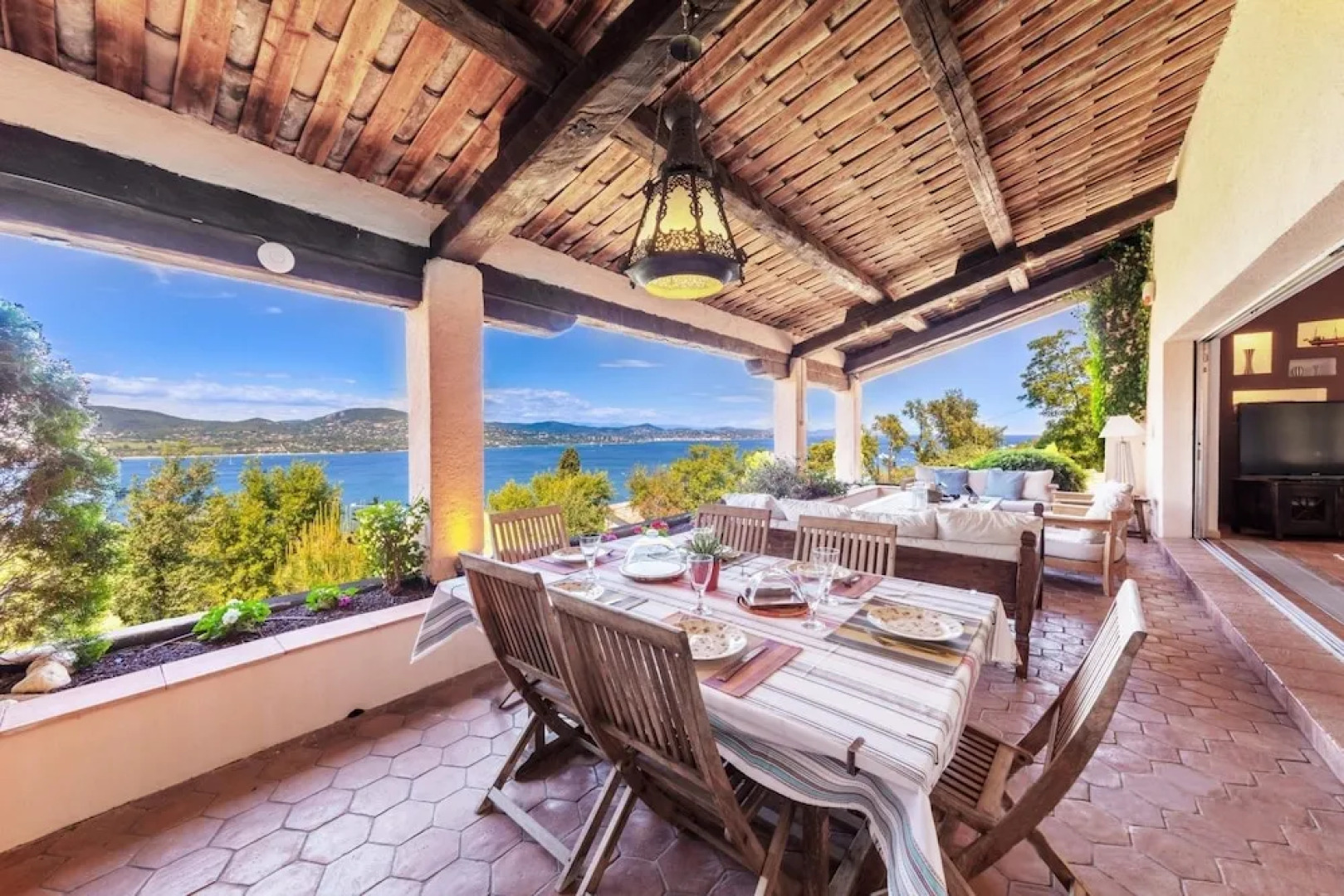 Villa with a Magic View of Saint Tropez