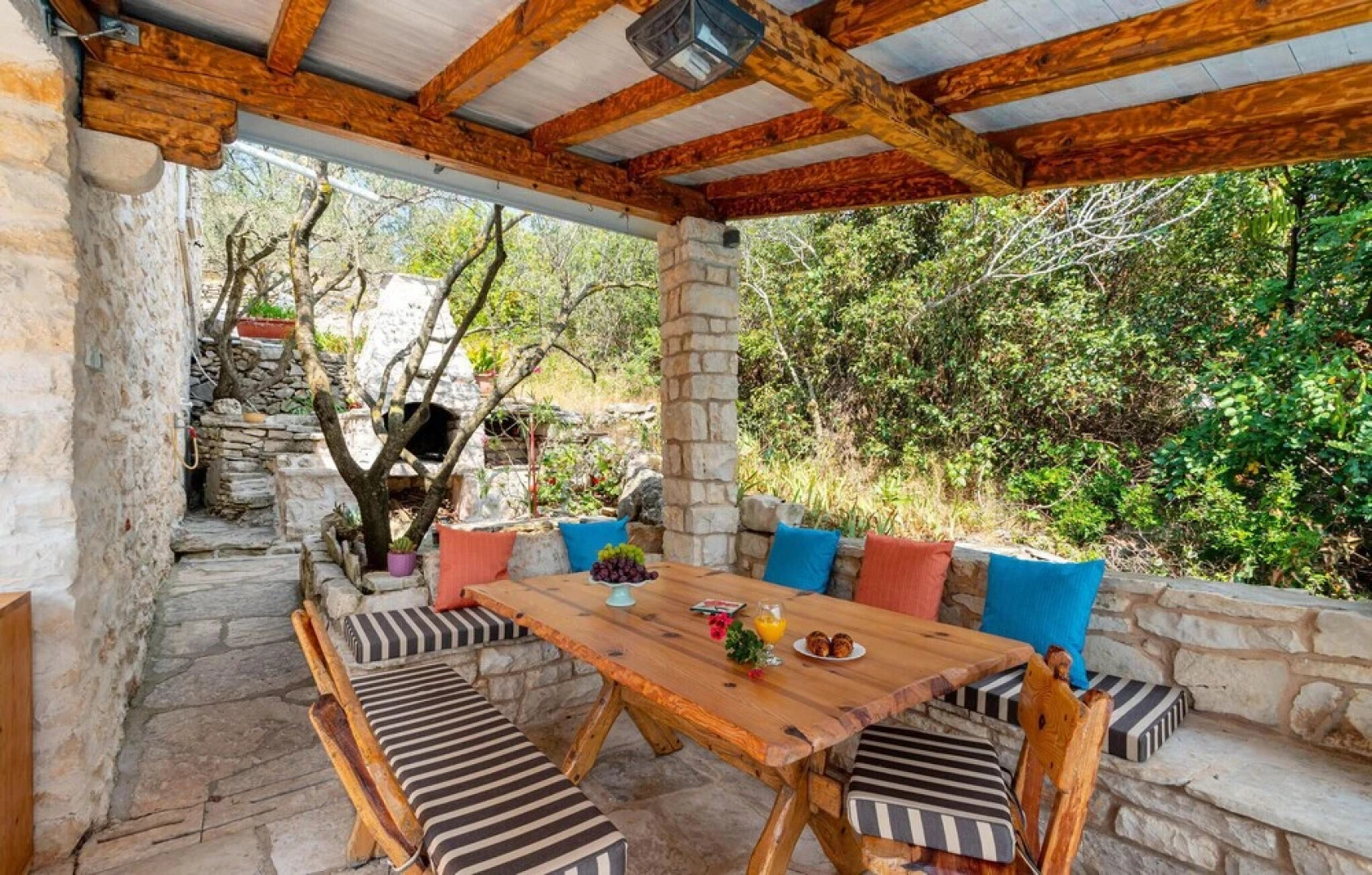 Awesome Home in Prigradice With Wifi and 4 Bedrooms