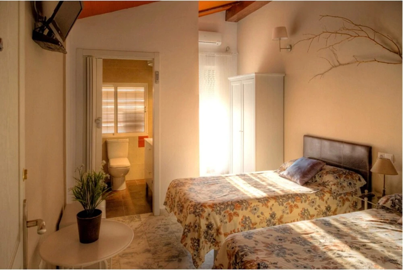 Villa With 8 Bedrooms in Mirandilla, With Wonderful Mountain View, Pri