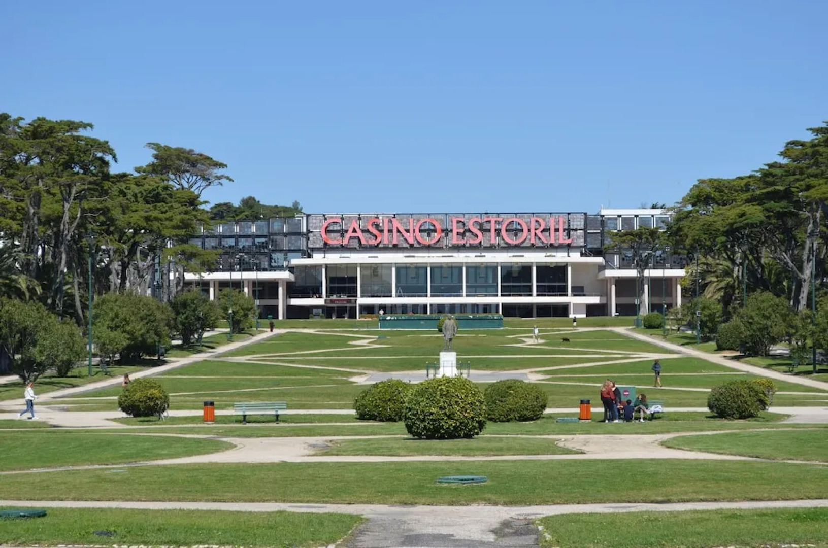 Cozy Apartment in Estoril