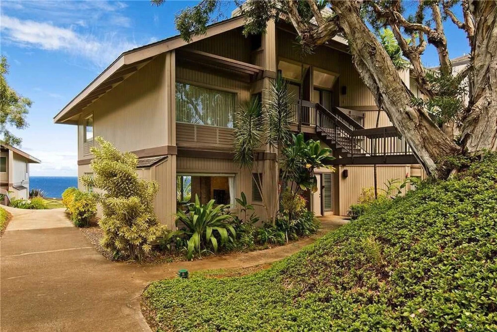 Pali Ke Kua 107 by RedAwning