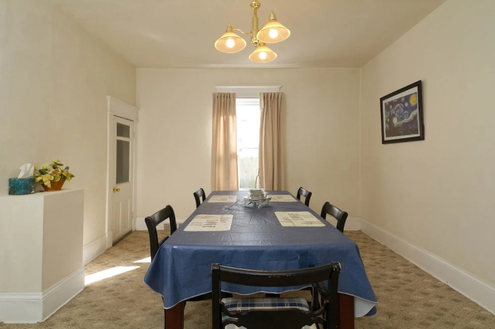 Fully Furnished 4-bedroom Located on a Quiet Block