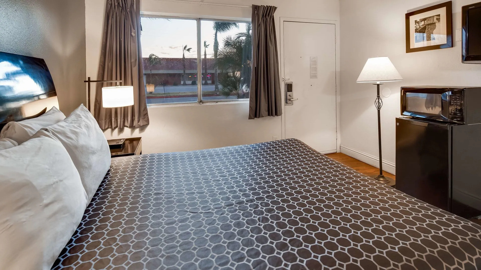 Economy Inn Buttonwillow Bakersfield I-5