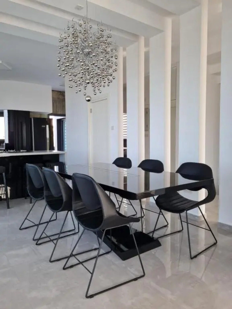 Superior Villa Between the Mountain and the Sea 4+1