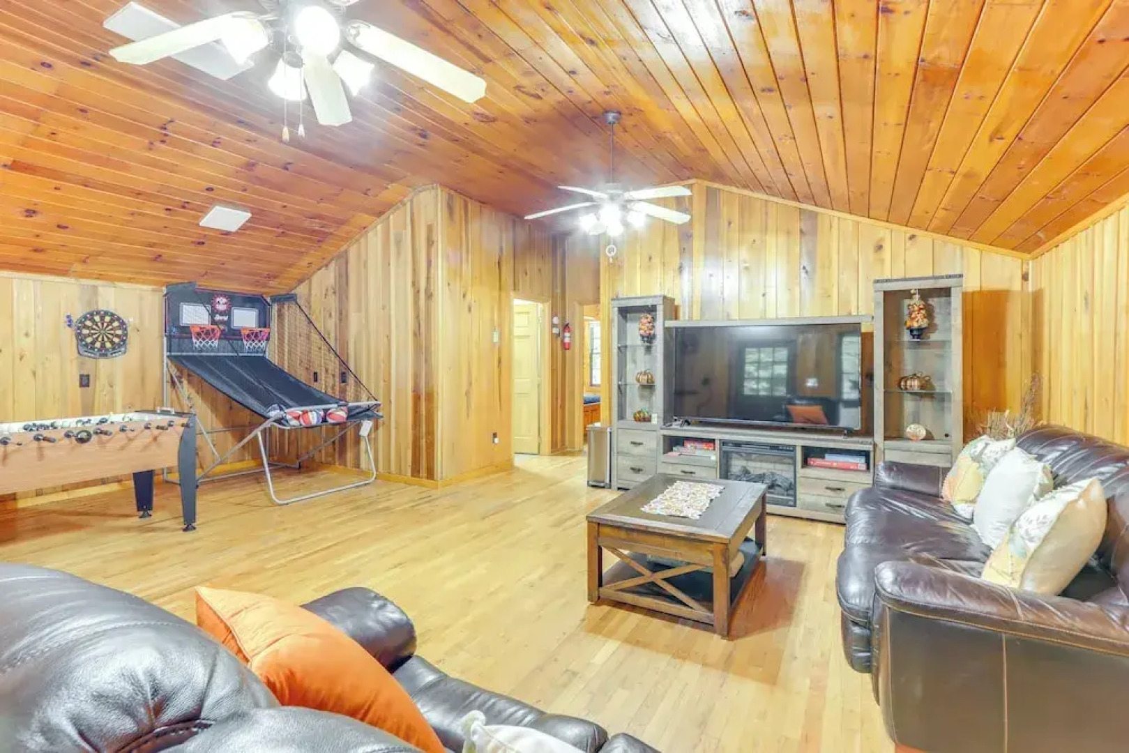 Wooded Blue Ridge Cabin: 2 Decks, Fire Pit!