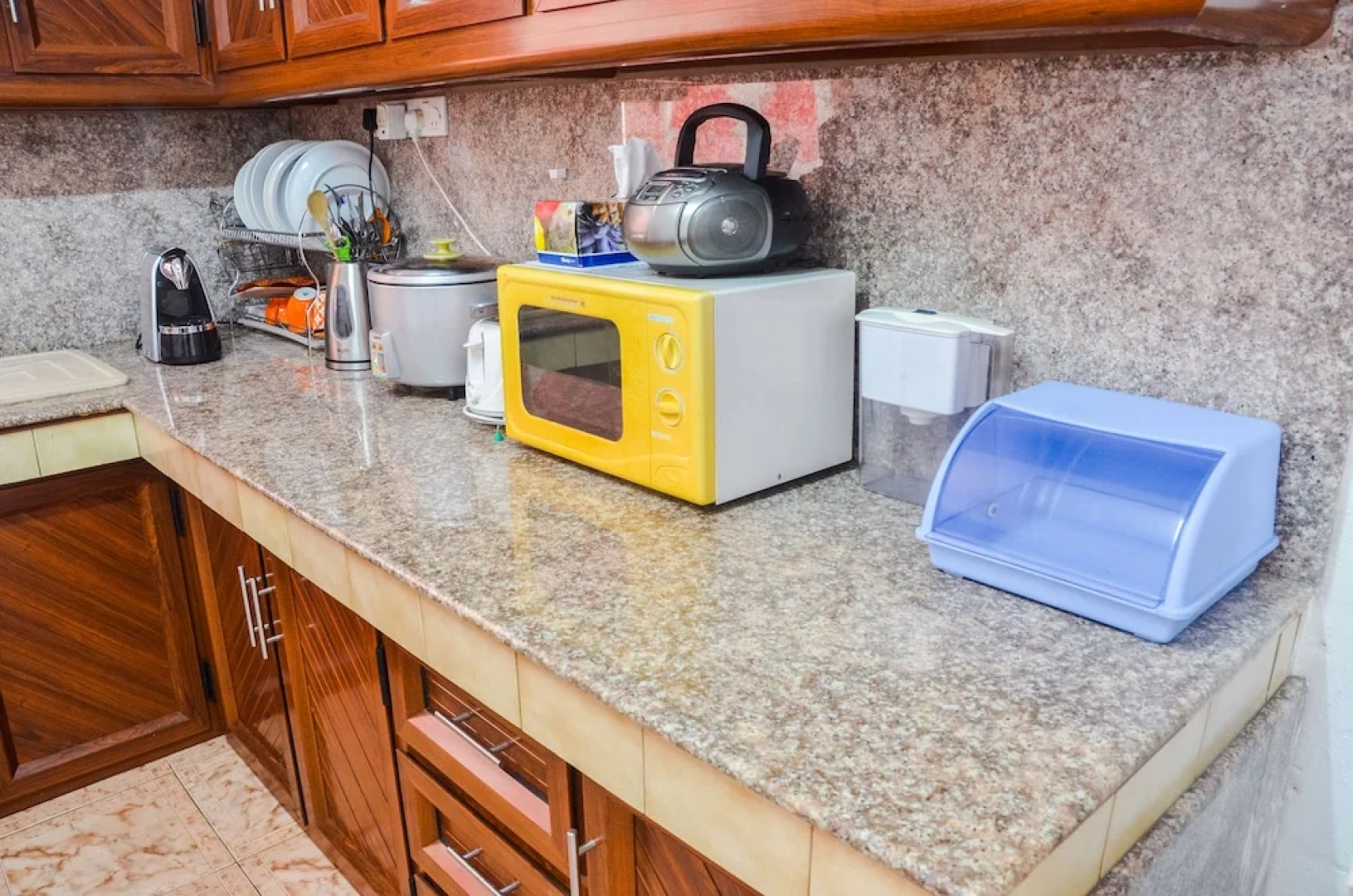 Charming 2-bed House in Chemin Grenier