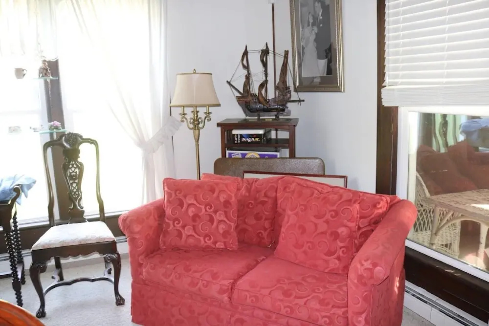 4757 Whiteside 6 Bedroom Home