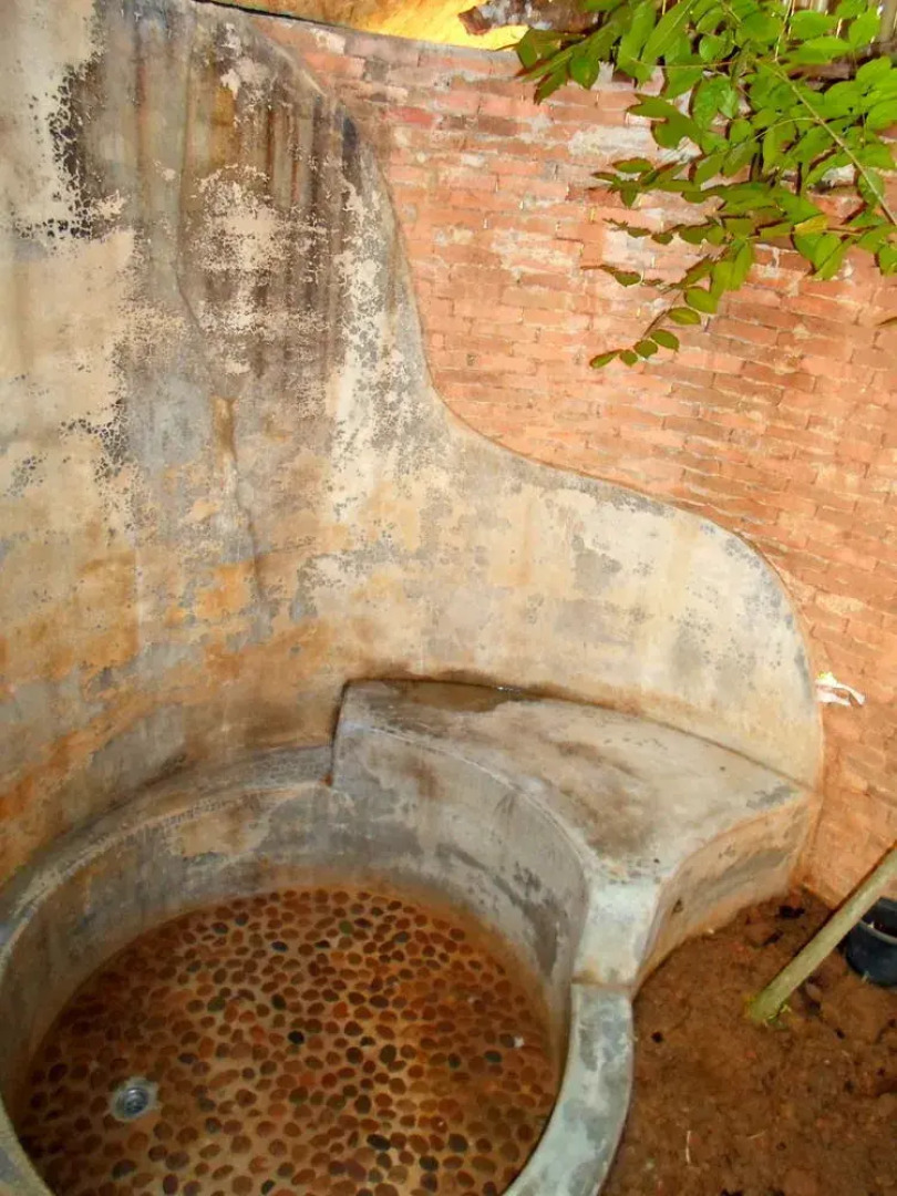 Cliff And River Jungle