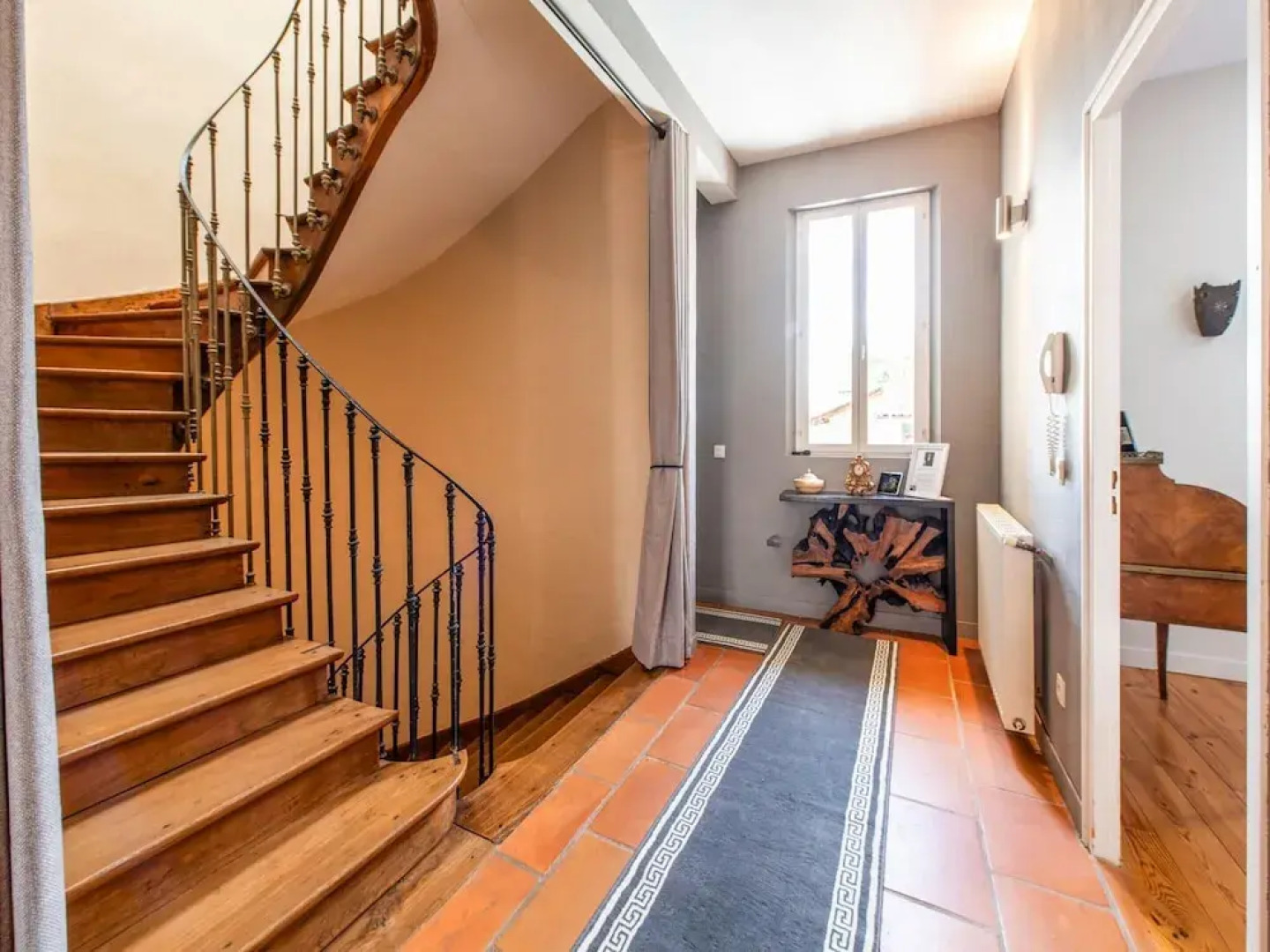 Mansion With Swimming Pool