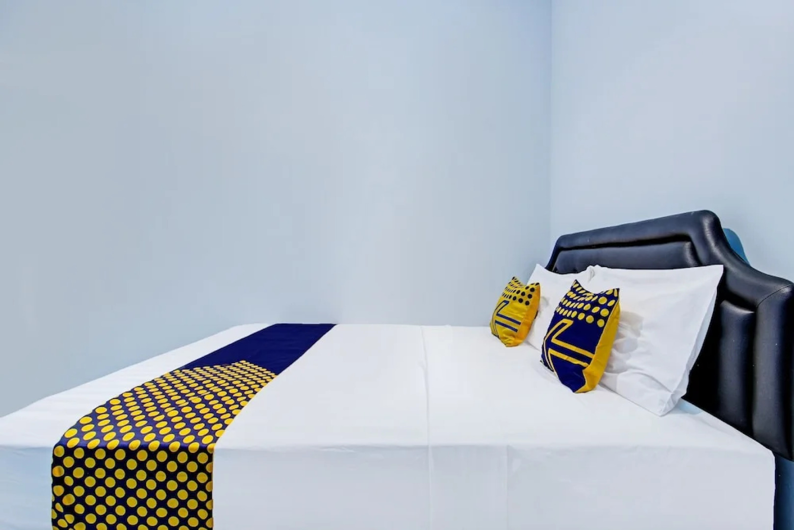 SPOT ON 92179 Latinos House