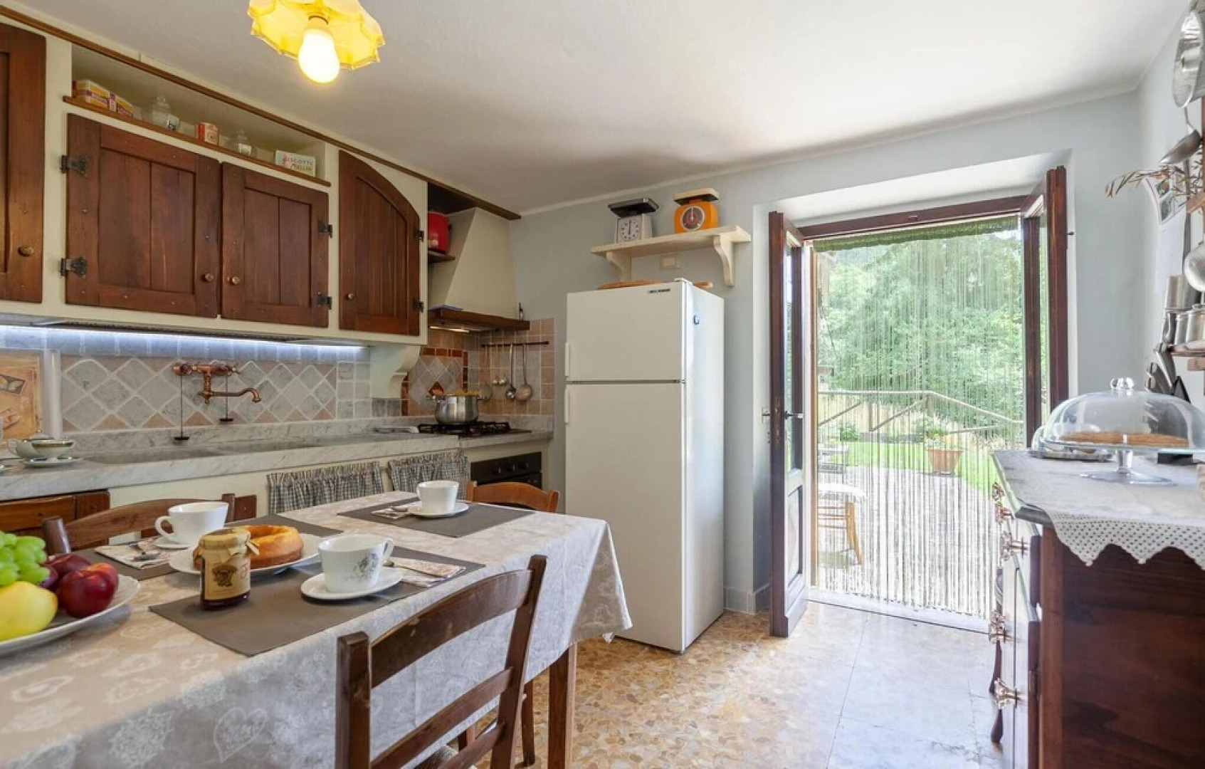 Stunning Home in Piazza al Serchio With 2 Bedrooms and Wifi