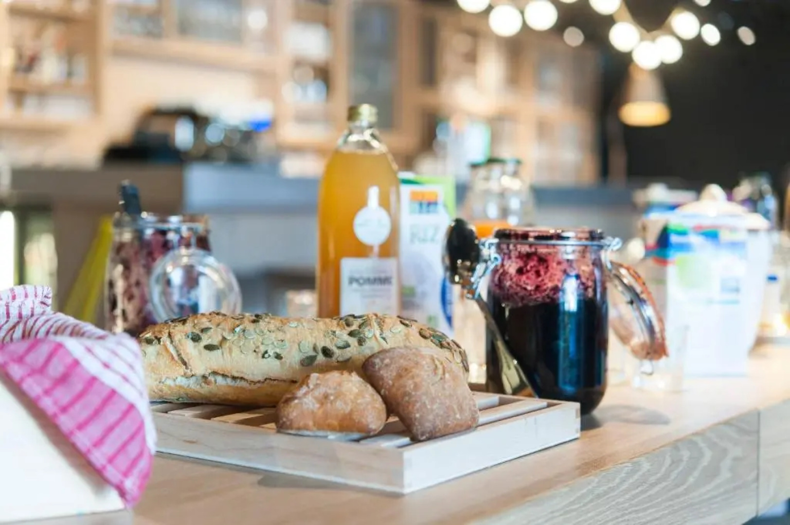 Mob Hotel Paris les Puces