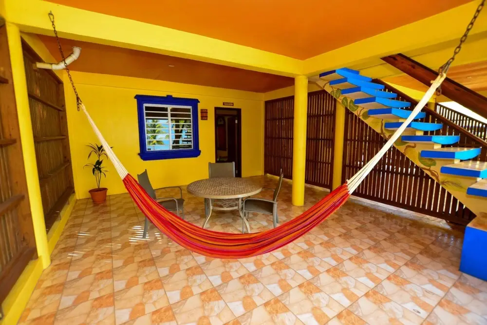 Coconut Row Boutique Hotel