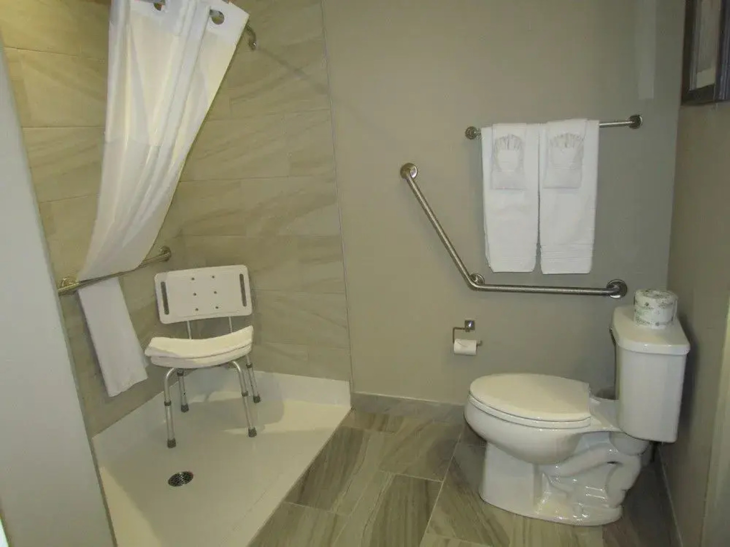 Days Inn and Suites Airdrie