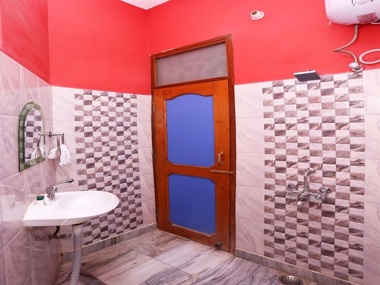 OYO 12133 Hotel Shanti