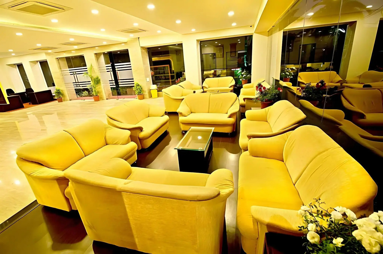 FabHotel Solaris AB Road
