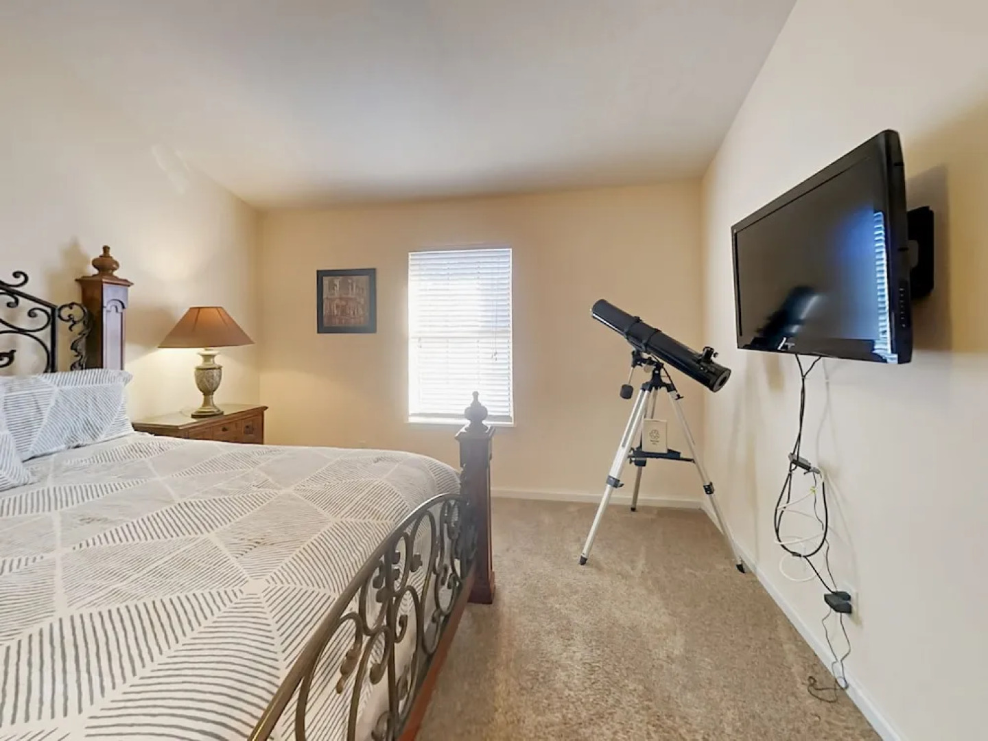 6703 Harbour Blvd Home 3 Bedrooms 2 Bathrooms Home