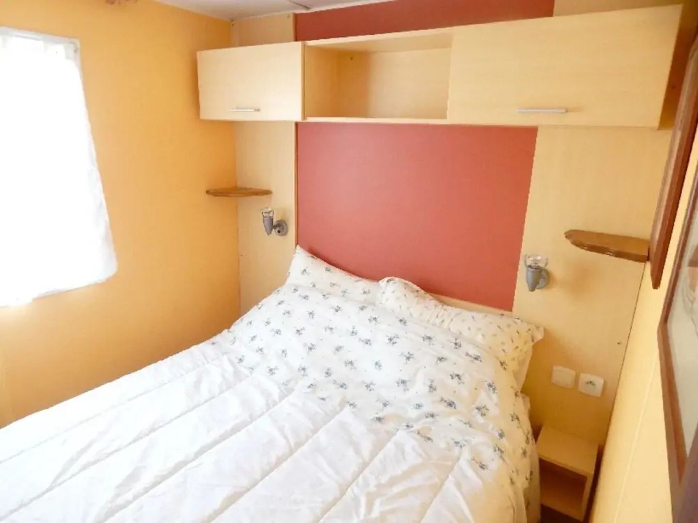 Bungalow With one Bedroom in Meschers-sur-gironde, With Pool Access, Furnished Garden and Wifi