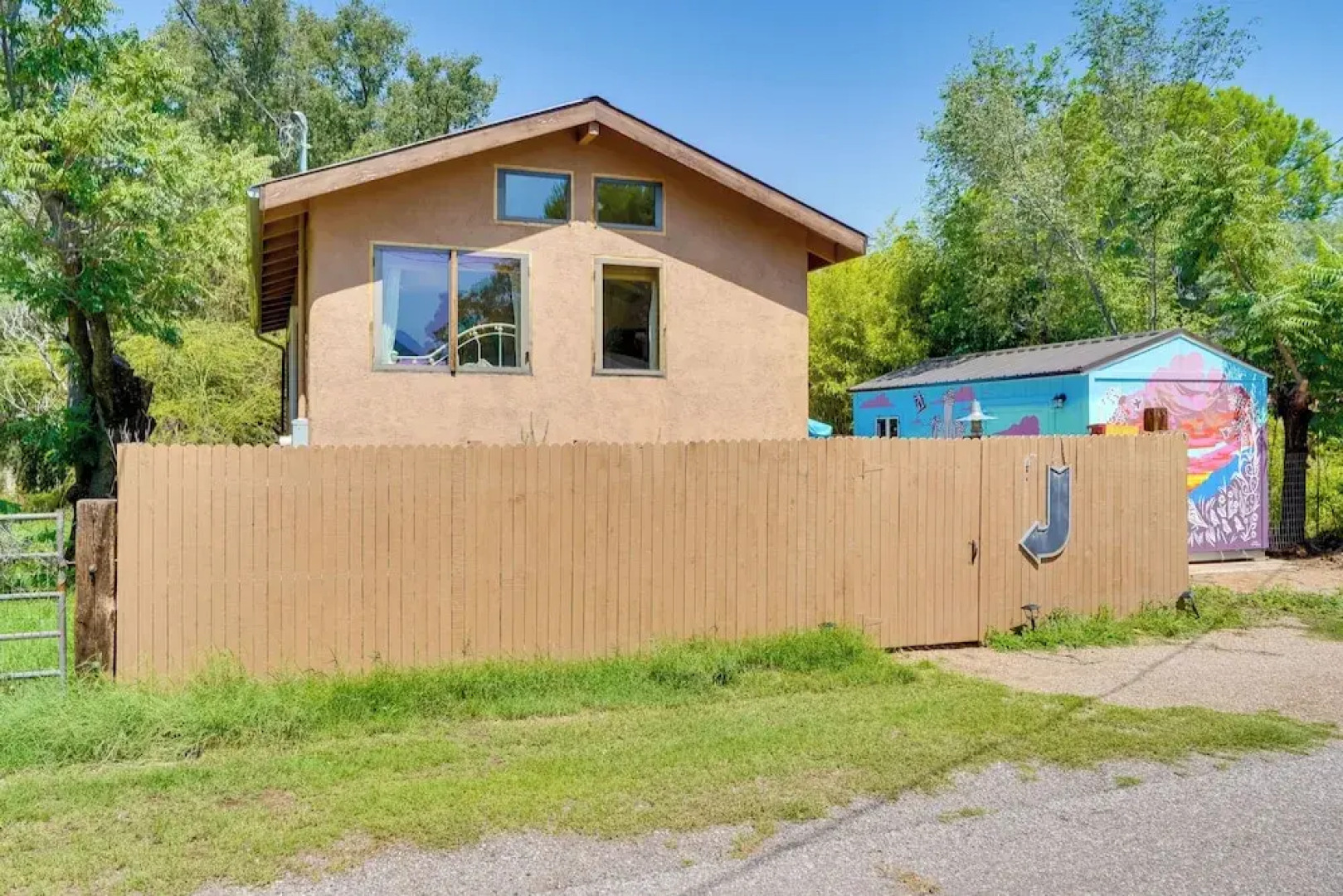 Pet-friendly Patagonia Apt ~ 12 Mi to Wineries!