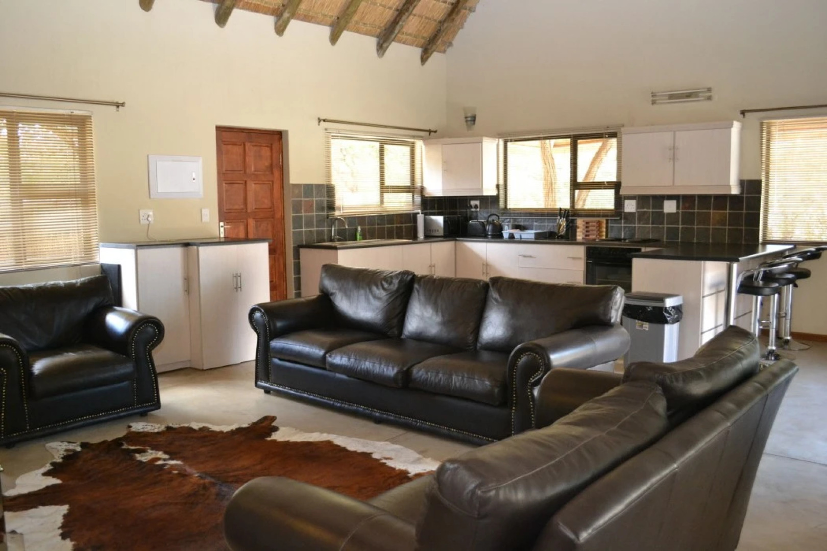 Raptors Wildlife Escapes 28 Apartment