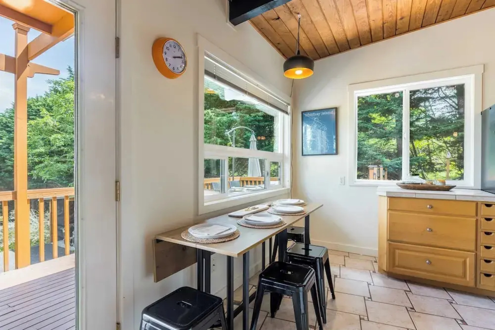 Mid-century Beach Cabin by Avantstay Walk to Beach