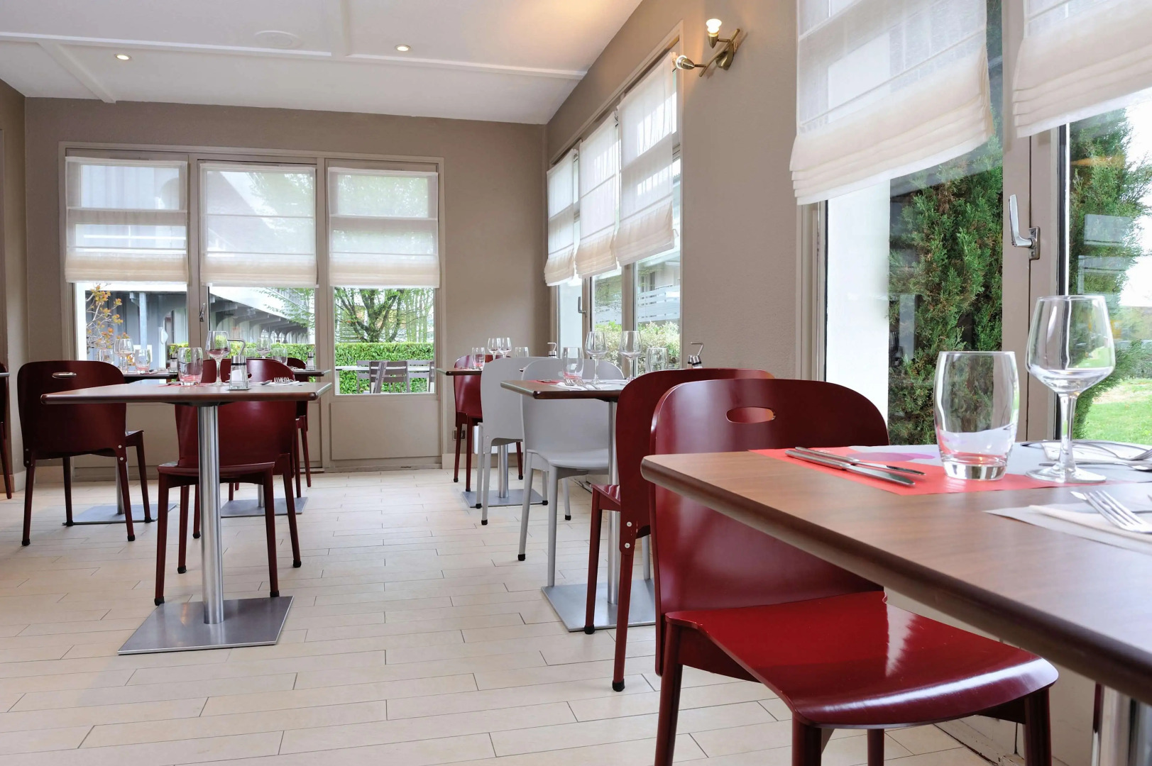 Campanile Lyon Est - Aéroport Saint Exupéry