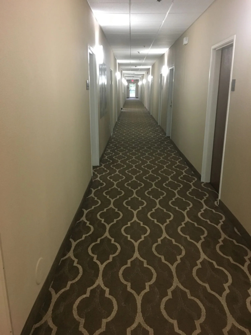 Magnolia Bay Hotel & Suites