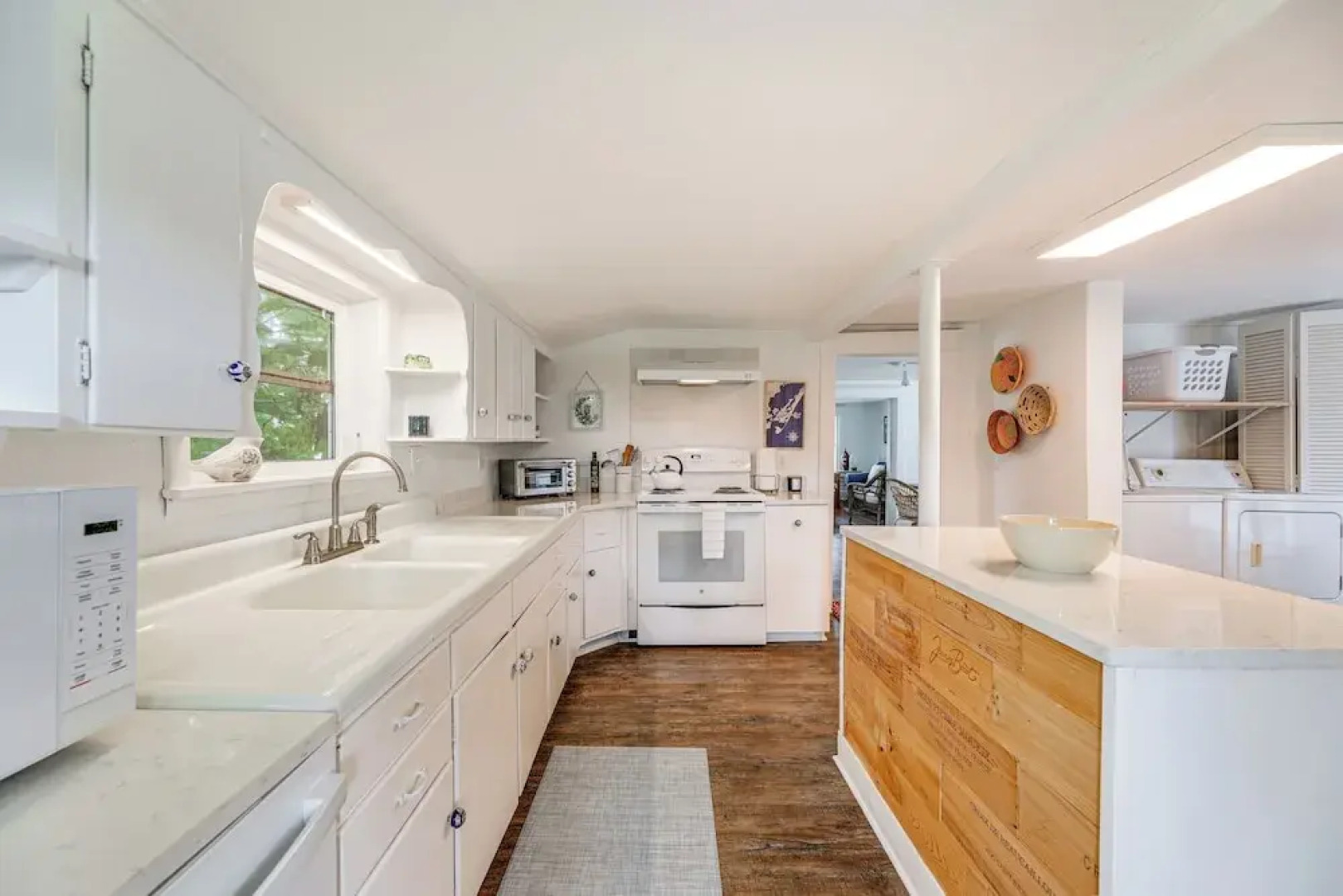 2 Mi to Downtown: Tranquil Abode in Chincoteague!