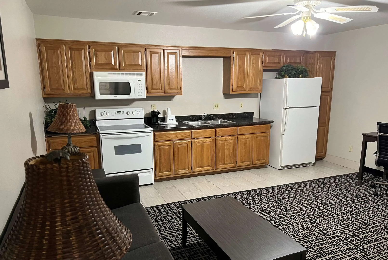 Days Inn by Wyndham Grove