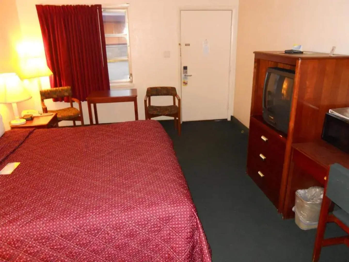 Knights Inn Tell City