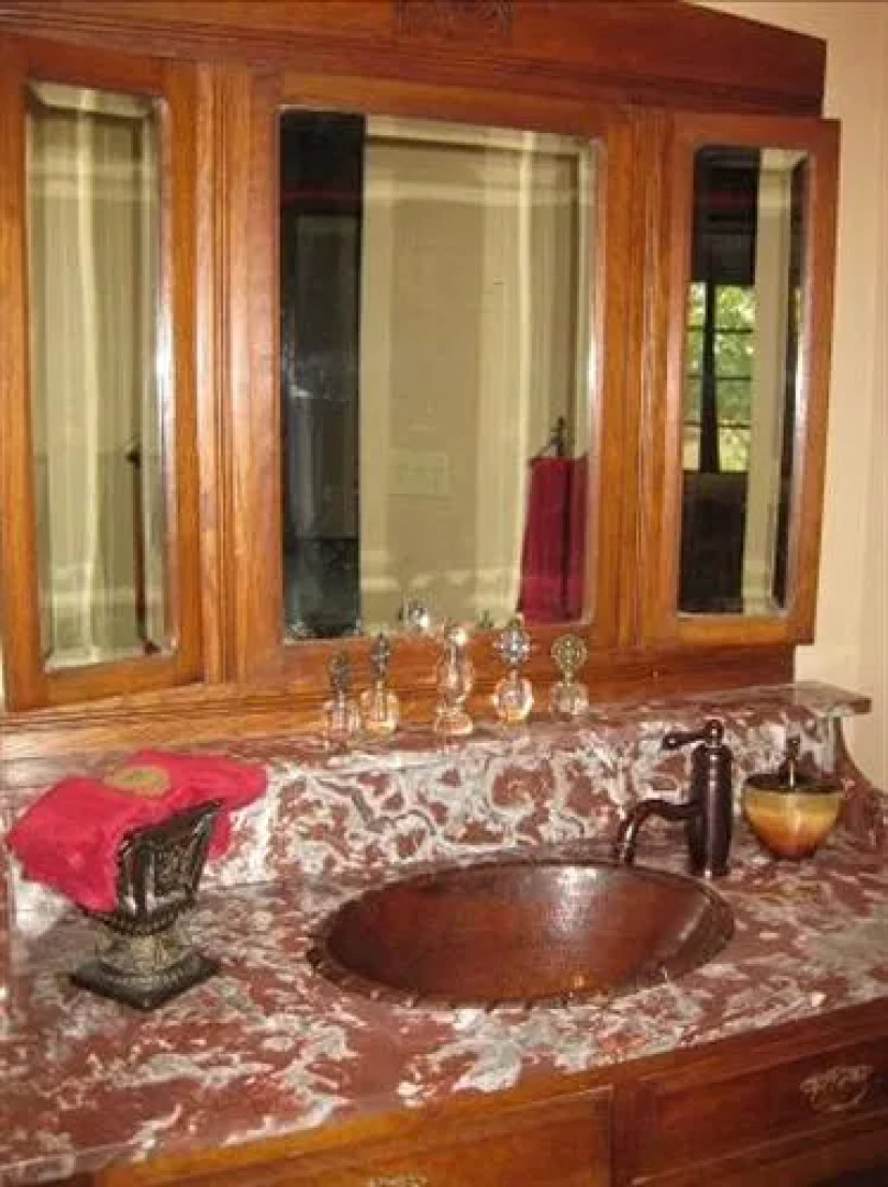 Cat's Meow Bed & Breakfast