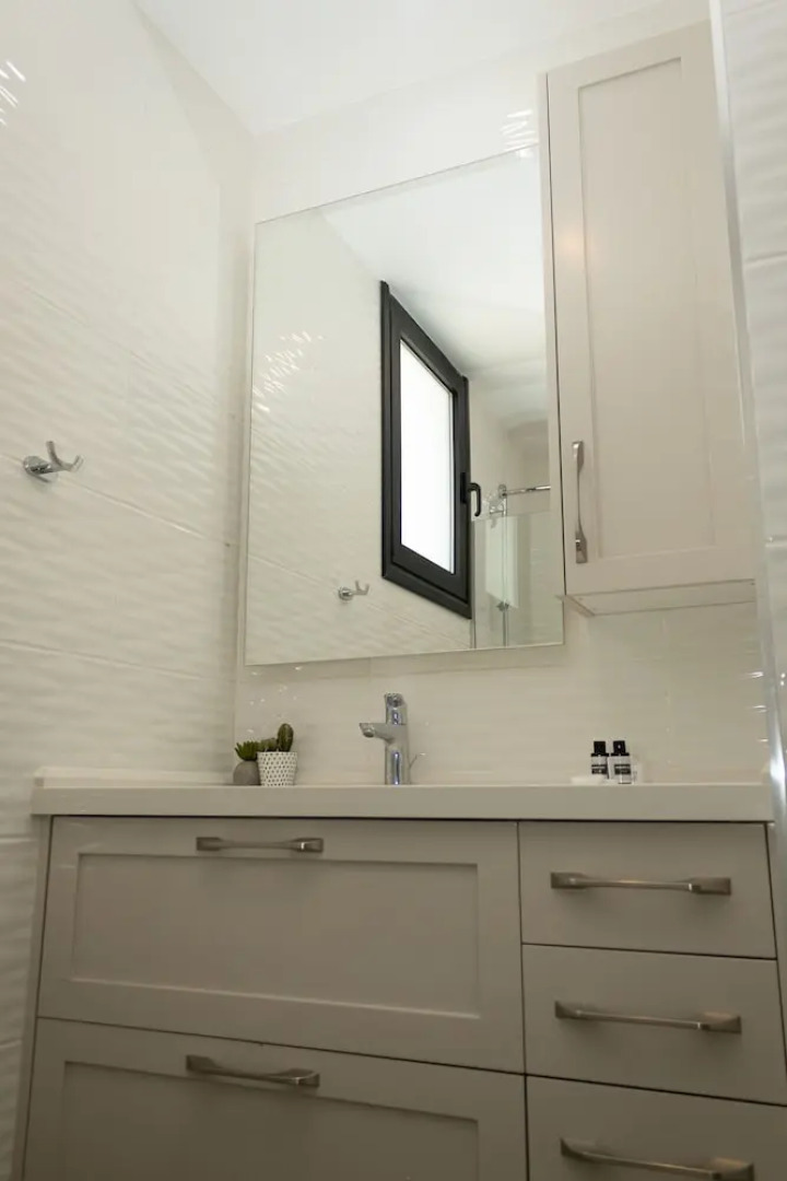 Modern and Luxurious Apartment in a Prime Resort