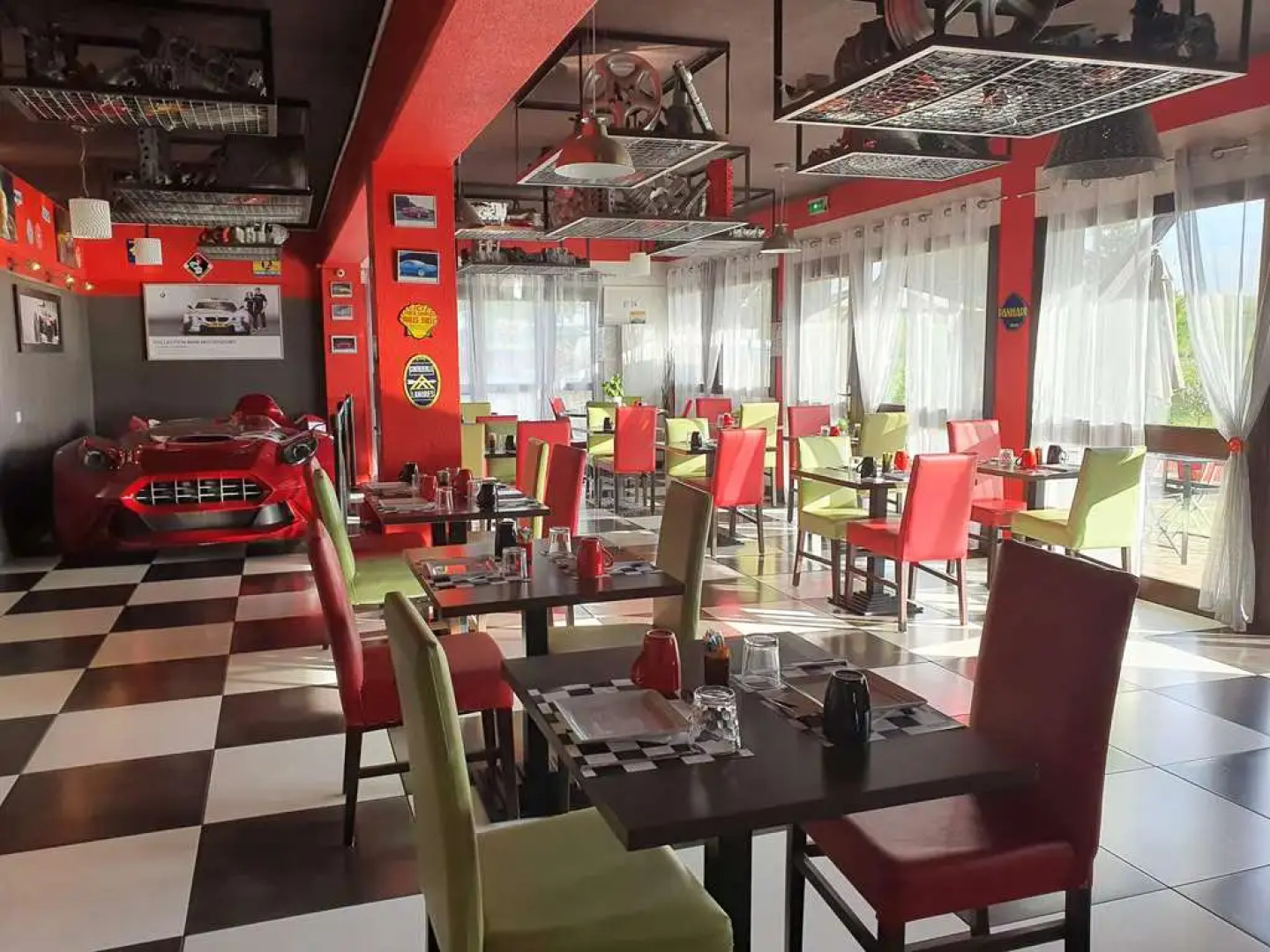 Kyriad Design Enzo Cannes-Écluse