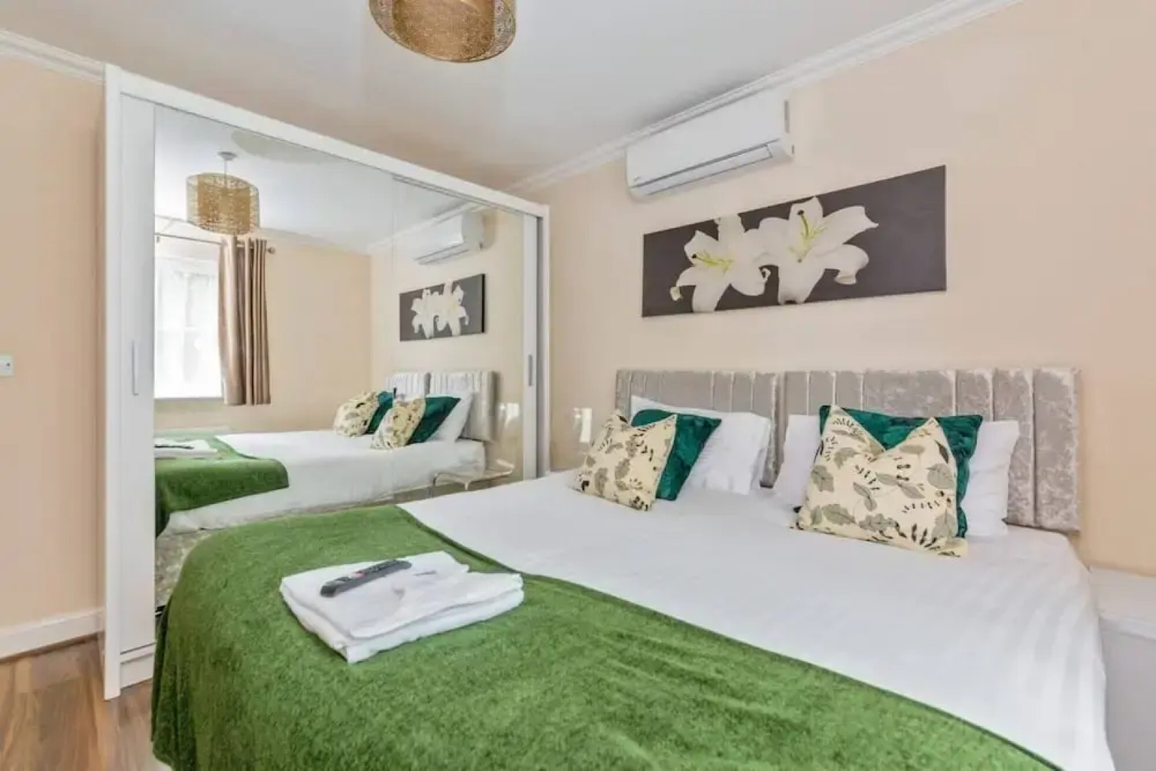 Large 5BR Home in Bedford Ideal for big Groups