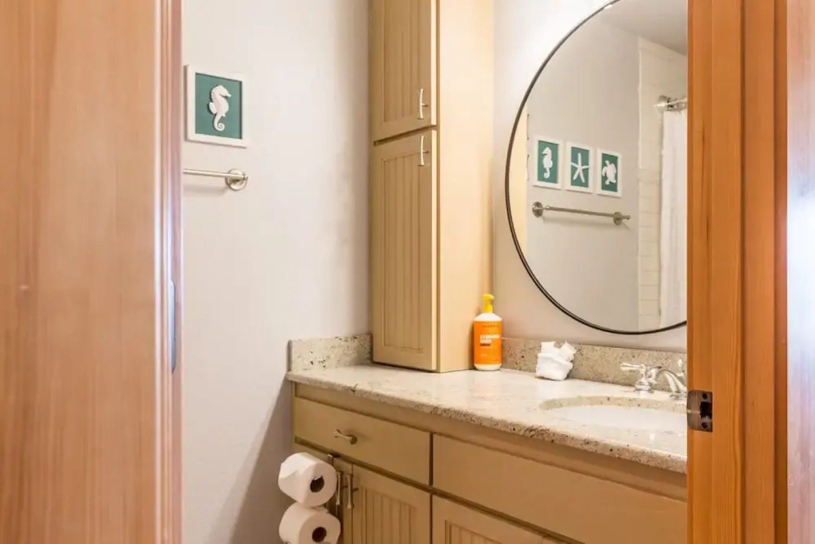 Coastal Chic Beach Condo by Avantstay Balcony