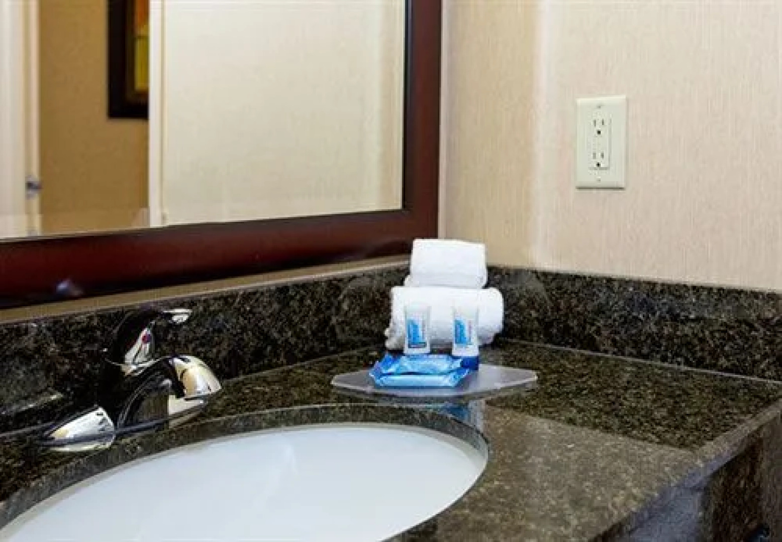 Fairfield Inn & Suites Detroit Livonia