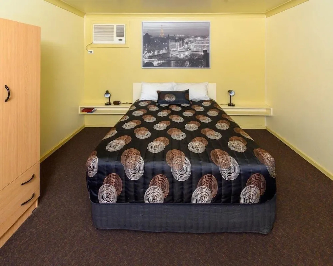 Daydream Motel & Cottages