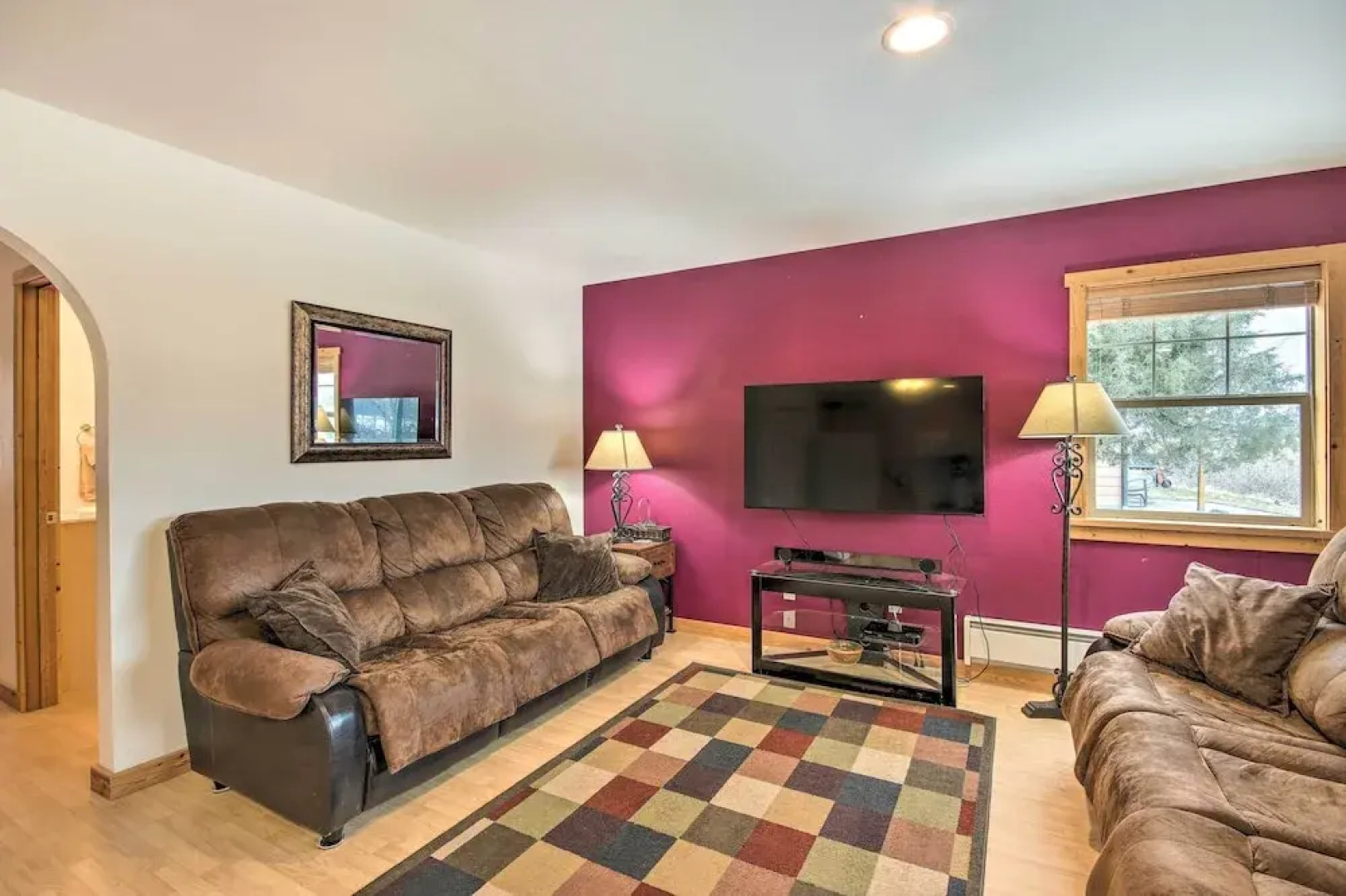 Inviting Townhome: 30 Mi to Yellowstone NP!