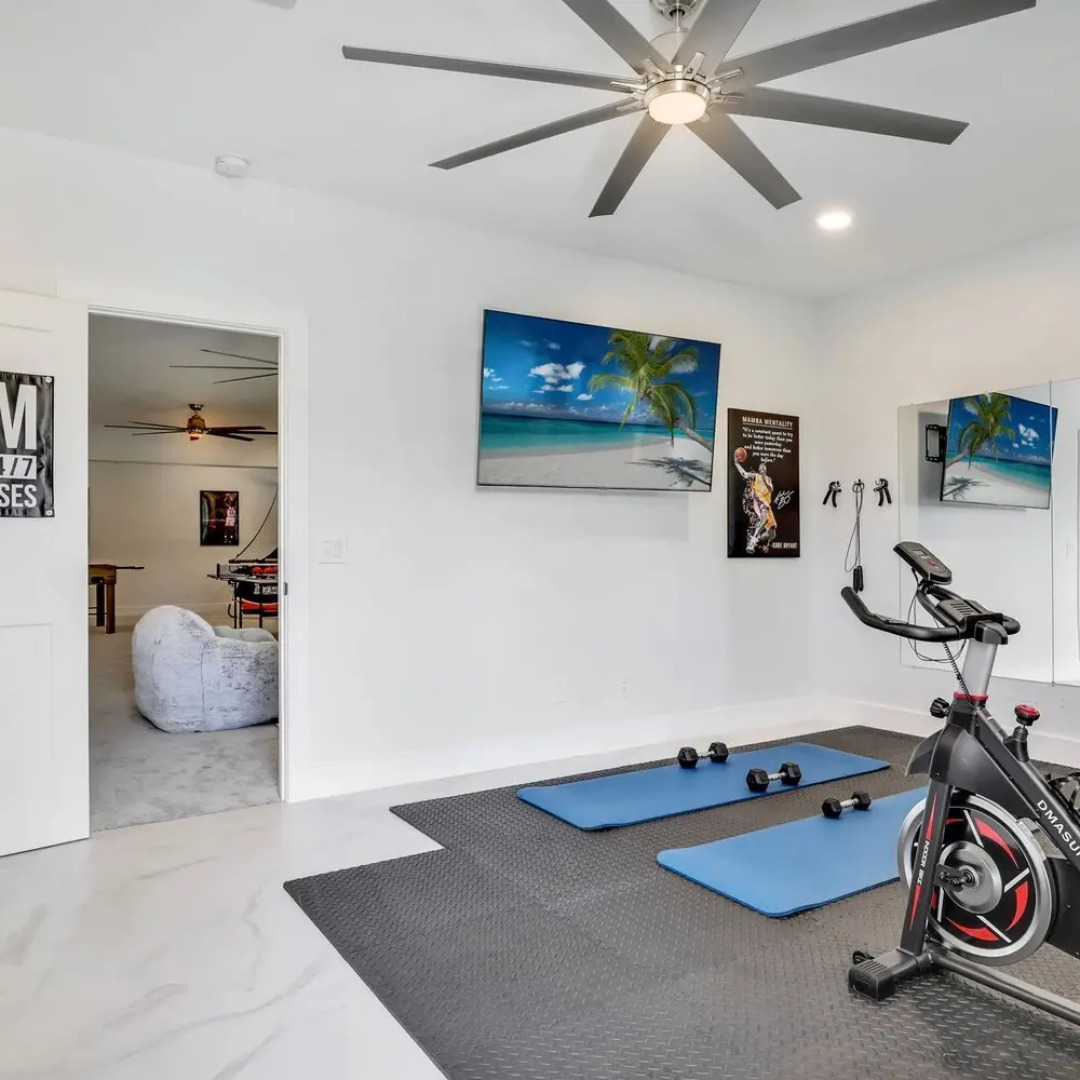 Luxury 6 000 Sqft Oasis Pool Sleeps 16