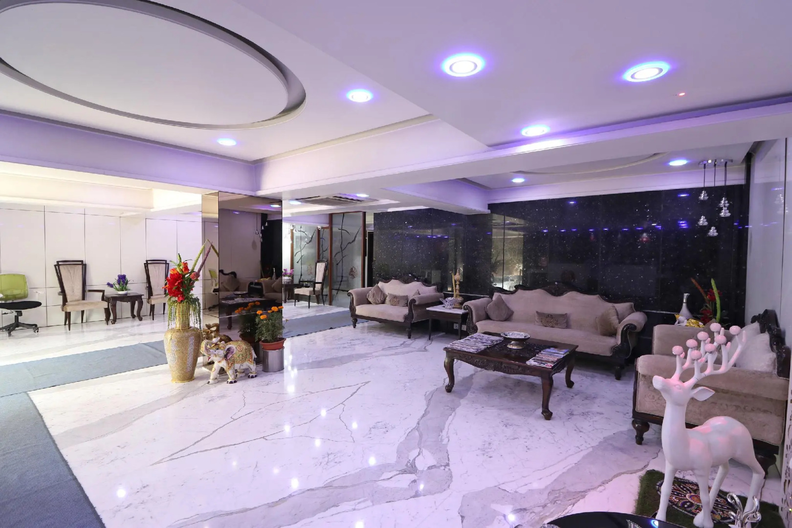 Capital O 3194 Hotel Dayal International