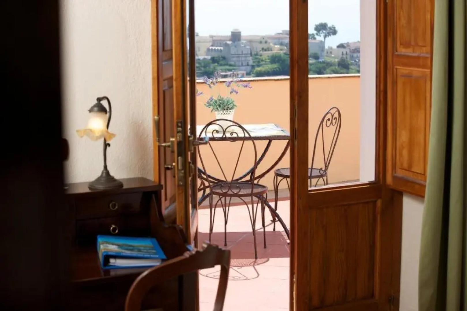 Portico Del Paradiso