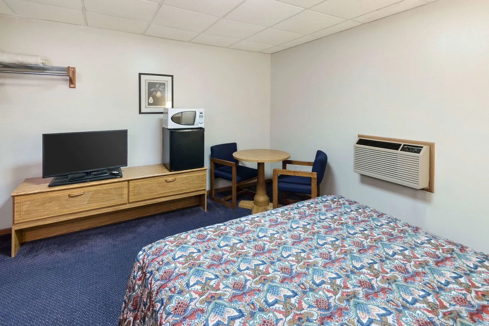 OYO Hotel Chapmanville Inn, WV - Hwy 119