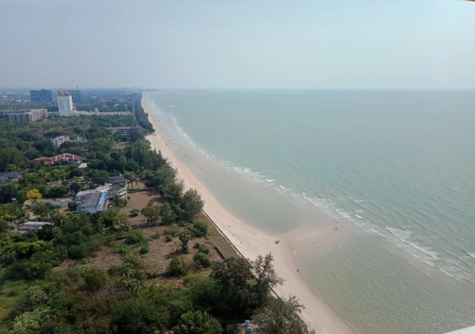 Cha-Am Grand Condotel