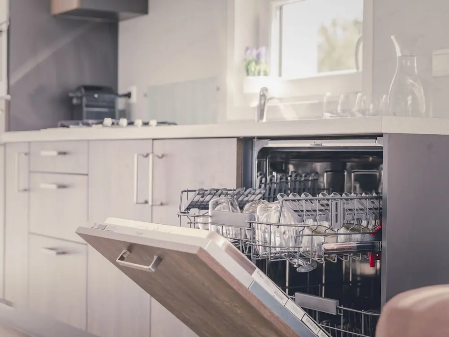 Designed Chalet With Dishwasher, Near Water