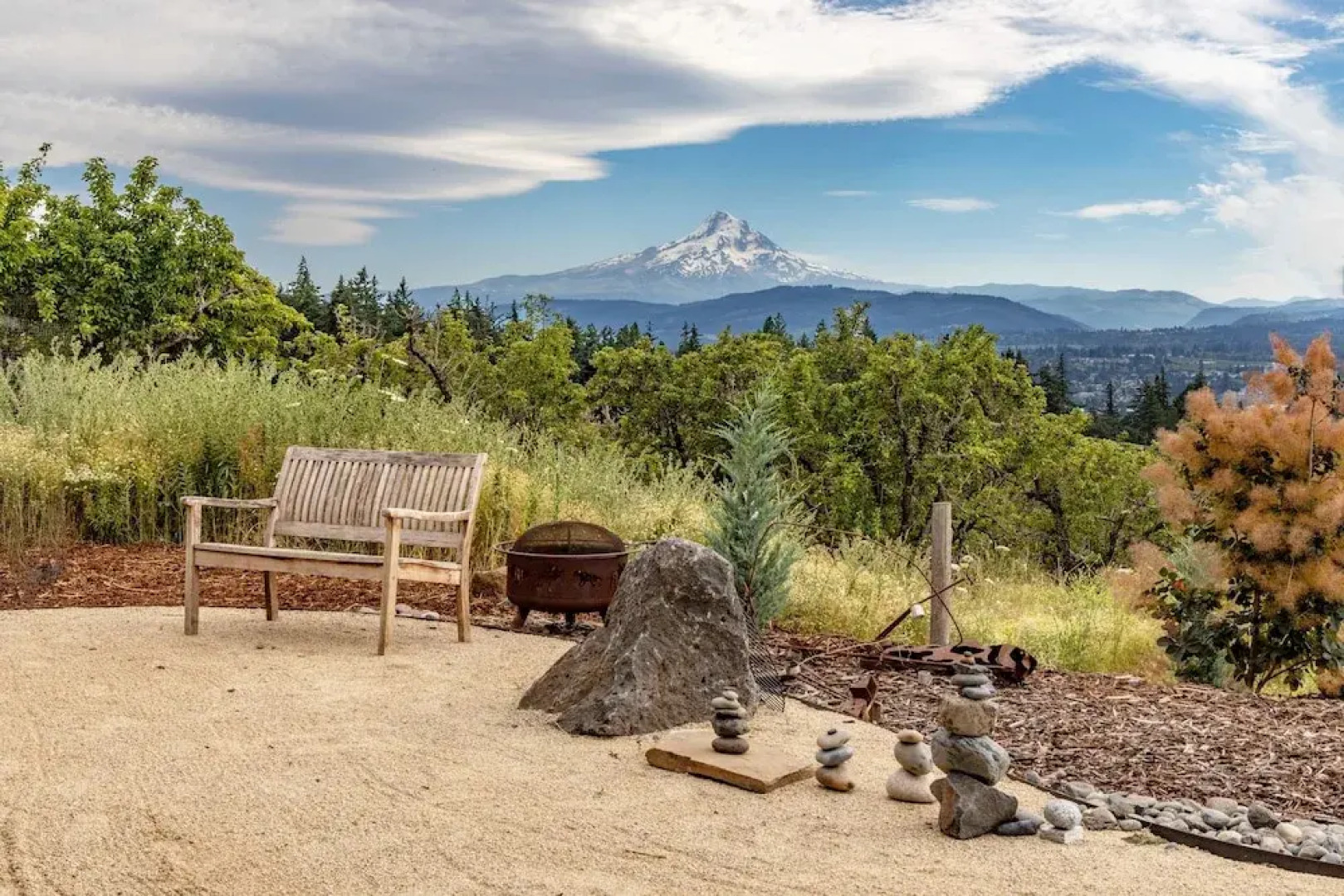 Zen View 2 Bedroom Home by Redawning